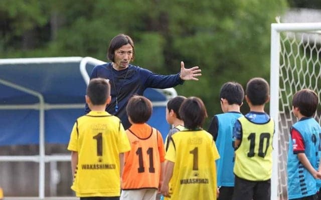 サッカー元日本代表・鈴木隆行が直接指導！　スクール発足1年、品川に5校目オープン
