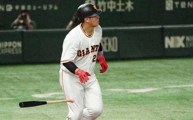 岡本和真の“確信弾”が「すごい当たり」　パのファンも驚愕「こんな豪快な被弾…」