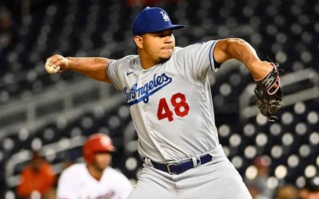 球速161kmで横43cm移動　映像編集を疑う声も出た変化球に米衝撃「これはヤバすぎる」