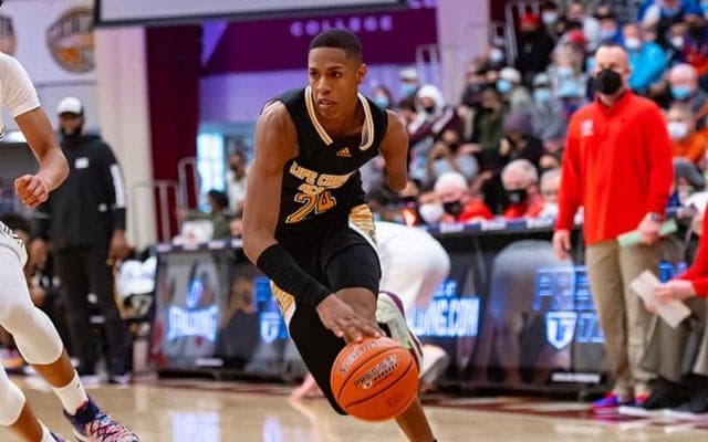隻腕の高校選手、エマニュエルにNCAA1部のノースウェスタン州立大学からオファー