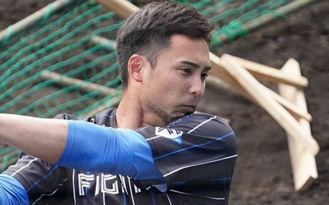 二刀流デビューのハム上原、プロ2安打目の痛烈二塁打　新庄監督も大喜び