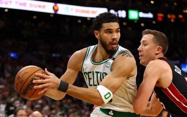 試合開始からヒートを圧倒したテイタム「フロアの両エンドで緊迫感を持ってプレーした」