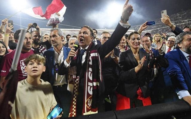 「これは壮大」まるで映画! サレルニターナ・サポーターによる長編コレオが話題沸騰「今まで見た中で最高」