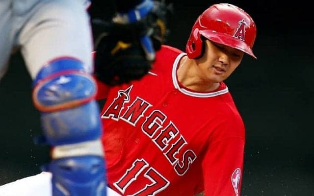大谷翔平がホーム生還前に転倒寸前のハプニング！本人苦笑いのシーンにファン反応「ケガはしないでね」