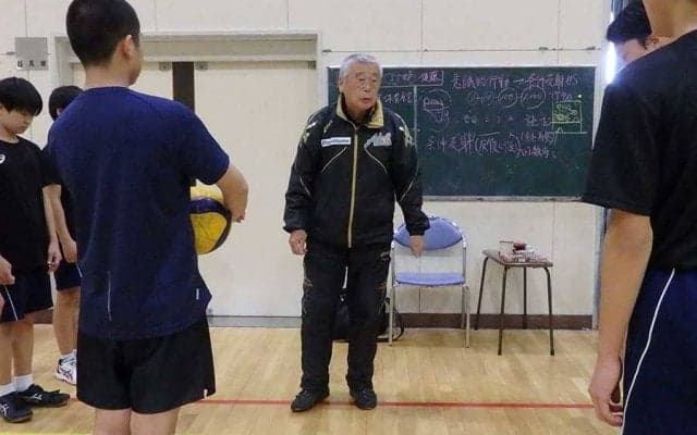 部活に必要な“厳しさ”とは？　78歳バレー名将が持論、中学生の「頭をつくる」重要性