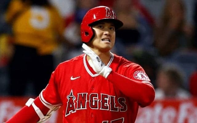 「非常に高く上がったが…」米記者が注目した大谷翔平の大飛球の行方は！？「入ったかと思った」とファンも興奮