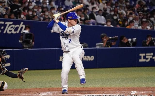 中日ドラゴンズの若き大砲・石川昂弥がチームの優勝と新人王を目指して豪快にフルスイング！
