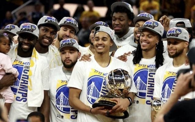 ウォリアーズが3年ぶりのファイナルへ…トンプソンの活躍でマブスを撃破／NBAプレーオフ