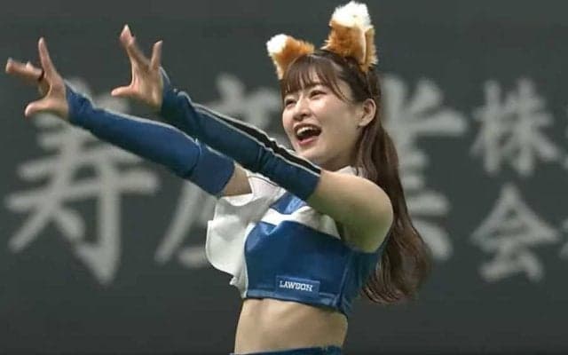 大注目の小悪魔チアが「安定の可愛さ」　セ界席巻“魔性ダンス”に「選手も元気でる」