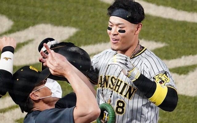 矢野監督の「ベンチ叩き最高」　佐藤輝の激ムズ弾は「ギータに劣らないド変態打ち」