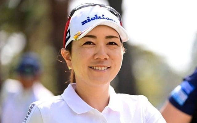 ウェディングドレスを着た女子ゴルフ宮里美香に反響「素敵なご夫婦」「幸せダダ漏れ」