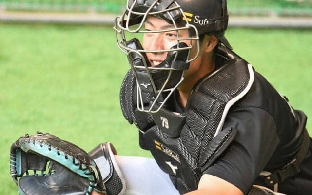 プロ初HRから2打席連発　捕手を辞めようとしていた鷹・渡邉陸を翻意させた言葉