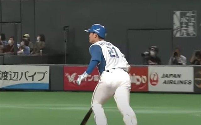 「この飛距離は天性の能力」　清宮の“内角弾”が「なんでその打ち方で入るんだ」