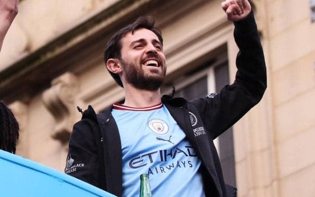 シティの中盤支えるB・シウバ、年下モデルとの結婚を発表「終わりなき愛を」