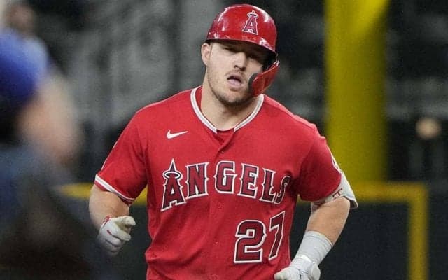 直近打率.083トラウト、早朝練習に付き合った“意外な打撃投手”に笑撃「可愛すぎる」