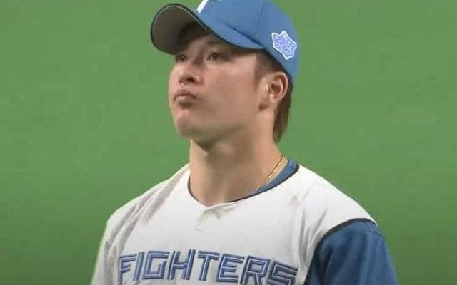 中田翔ねじ伏せた「芸術的なストレート」　吉田輝星の“美しき軌道”が「完璧すぎる」