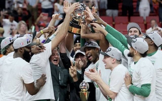 粘るヒートを敵地で退け、セルティックスが12年ぶりのファイナルへ／NBAプレーオフ