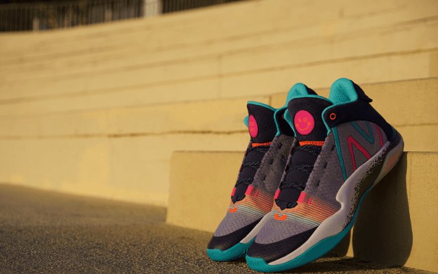 ニューバランスTWO WXY V2 Neon Lights発売開始