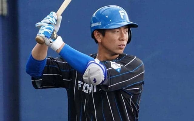 パ首位打者のハム松本剛、四球“最少”で出塁率も1位　名コーチが買う「欲のなさ」
