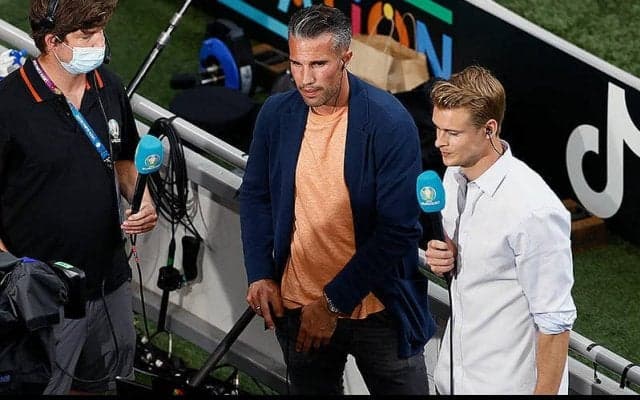 指導者ファン・ペルシがフェイエノールトと契約更新!　先日息子がプロ契約