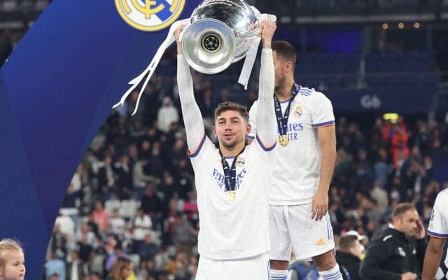 「リバプールDFより2歳の息子の方が…」子煩悩なレアルMFバルベルデが“痛烈”ジョーク