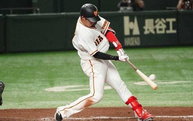 「坂本勇人にしかみえん」　21歳の“師匠ばり”一振りが「何度見てもかっこいい」