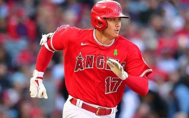 大谷翔平も苦笑い　ヤ軍遊撃手の“センター前阻止”に米ファン興奮「なんてプレーだ」