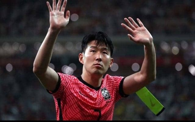 試合前には「彼は僕を知っているかな？」と不安も…ソン・フンミンがネイマールと笑顔でユニフォーム交換！