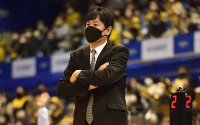 三河の鈴木貴美一HCが続投「地区優勝、Bリーグ優勝できるよう頑張ります」