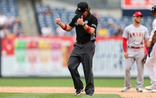 【MLB】エンゼルスに起こった悲劇　塁審がまさかの併殺“阻止”にヤ軍ファン歓喜「ナイス！」