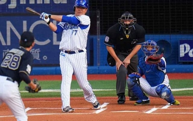 “張本人”オリ・中嶋監督も苦笑い…超遅球が生んだ鉄板ネタが「最高すぎる」