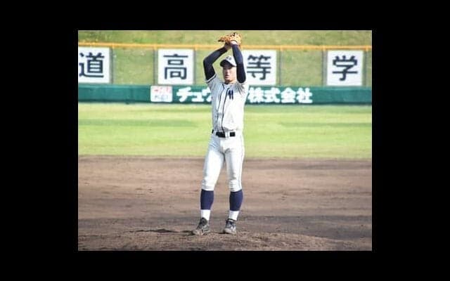 苫小牧中央の150キロ右腕・斉藤優汰がワインドアップに詰め込んだデッカい夢。地を這う速球でプロを目指す