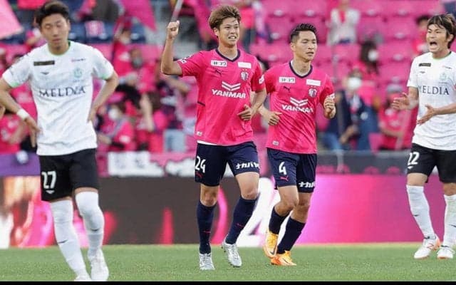 C大阪がホーム先勝! 湘南のプレスに手を焼きながらも鳥海の一発が決勝点に《ルヴァンカップ》