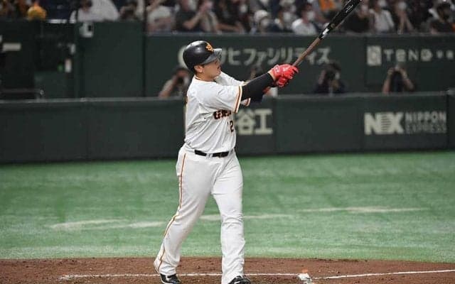 岡本和真がセ単独トップの17号　村上に並ばれた翌日の“奪還劇”、スタンドは大歓声