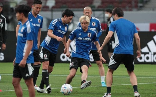 日本代表がブラジル代表戦に向け国立競技場で調整、冨安健洋のみ別メニュー