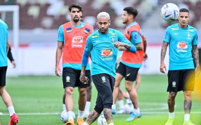 「成熟」ネイマールらを抑えるのではなくリスクを負ってプレスをかけるべし【日本代表は「最強」ブラジル代表をいかに攻略するか】(1)