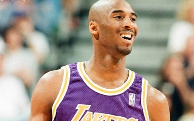 コービー・ブライアントがルーキーシーズンに着用したユニフォームが3億円超えで落札