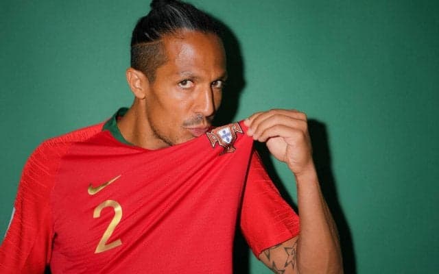 ポルトガルの重鎮DFブルーノ・アウベスが現役引退を発表、C・ロナウドも反応「ロッカーを共にできて幸せでした」