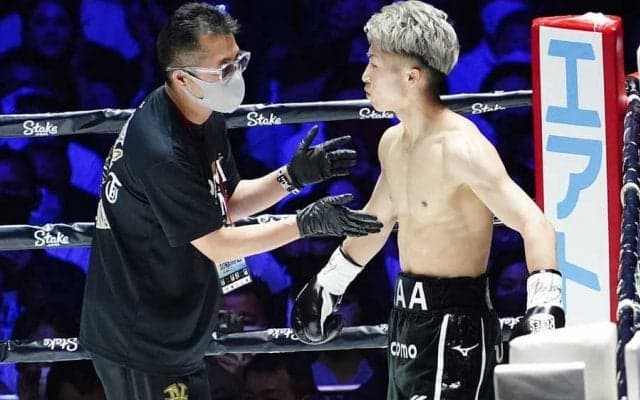 井上尚弥、決着直後の真吾トレーナーの行動に絶賛の嵐「そこに気付けることが凄い」