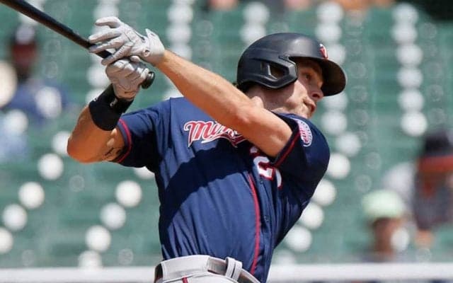 【MLB】バットに当たってる？　“疑惑のファウル判定”が「酷い」「最近の審判はどうした」