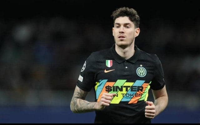 トッテナムが獲得熱望も…インテルDFバストーニ「契約は2年残っている」