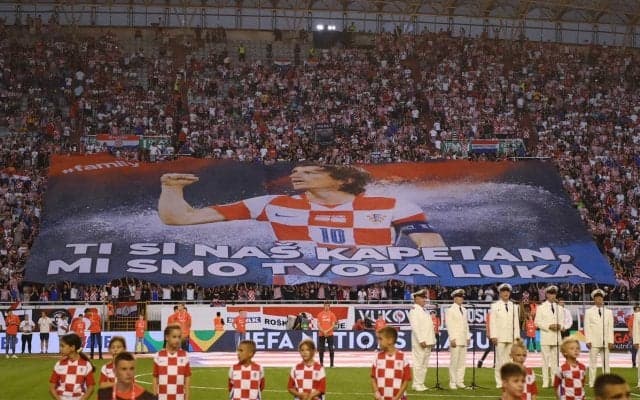 ロシアW杯決勝から4年、代表150試合出場のモドリッチへフランス代表から粋なプレゼント