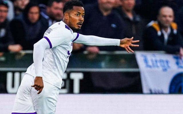 左腕には大きく「武蔵」のタトゥー　鈴木武蔵の“白タンクトップ姿”が反響「かっこよすぎて開いた口が塞がらない」