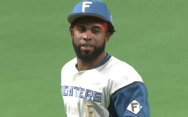 奇跡の“0.1秒ゲッツー”が「本当にすごい」　回避不可能な瞬殺が「あざやかすぎ」