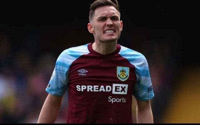 「なんでクラブでそれをやらないんだ！」降格したチームの選手同士が代表戦で“言い争い”…「黙れ！ここはバーンリーじゃない」