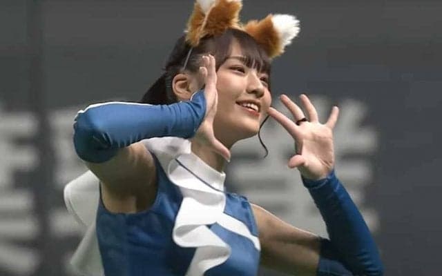 可愛いチアが「キラキラしすぎ」　女子高生ノリノリの“きつねダンス”で「心が浄化」