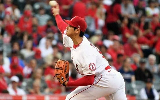 【MLB】大谷翔平、あわや頭部にバット直撃　本拠地騒然…本人気づかず苦笑で2回無失点