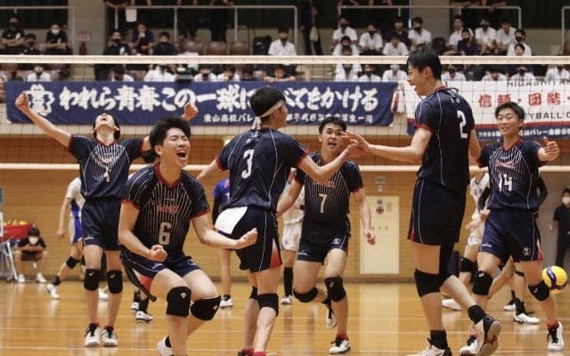 東山高が洛南高にストレート勝ちで準決勝へ　麻野が3連続サービスエース【インターハイ2022京都府予選（男子）】