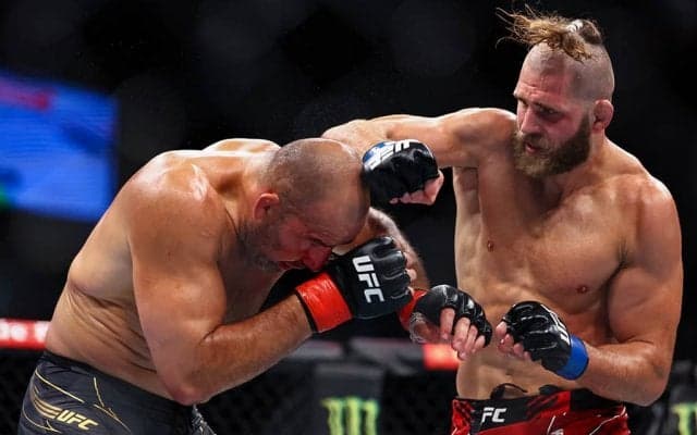 【格闘技／UFC 275】元RIZIN王者プロハースカ、“大逆転”で王座奪取　壮絶死闘に感無量「まさに真の戦い」