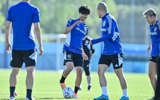 三笘薫と田中碧“鷺沼兄弟”の居残りドリブル練習「ずっと見ていられる」とSNSで沸騰【チュニジア戦直前の日本代表練習】